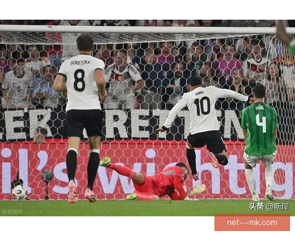 劳姆德精彩主场任意球精彩破门引爆全场激情